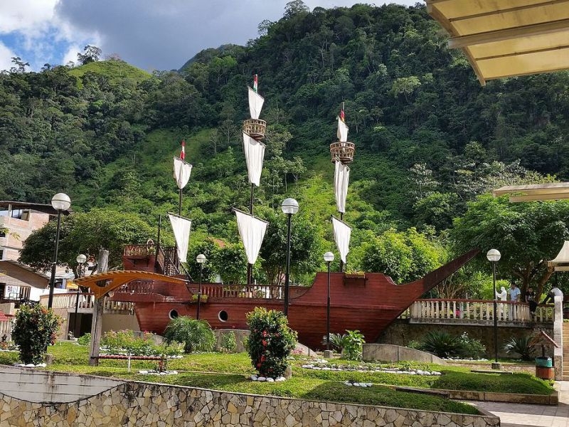 PLAZA PRINCIPAL DE POZUZO