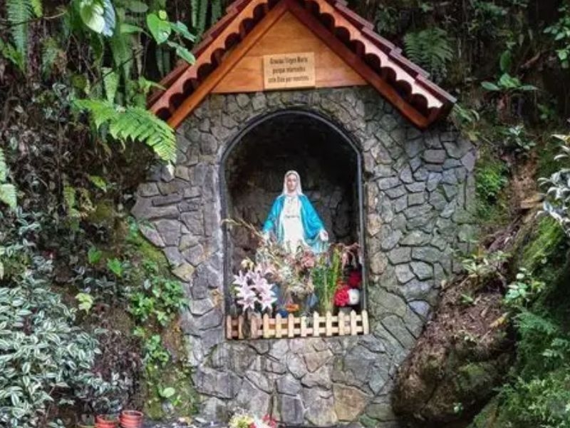 LA VIRGEN