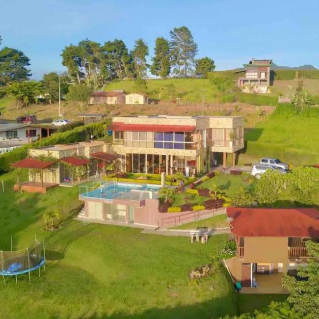 TOUR CASTILLO DE HUACHAC